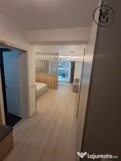 Studio mobilat modern - vedere laterală la mare - White Ti 