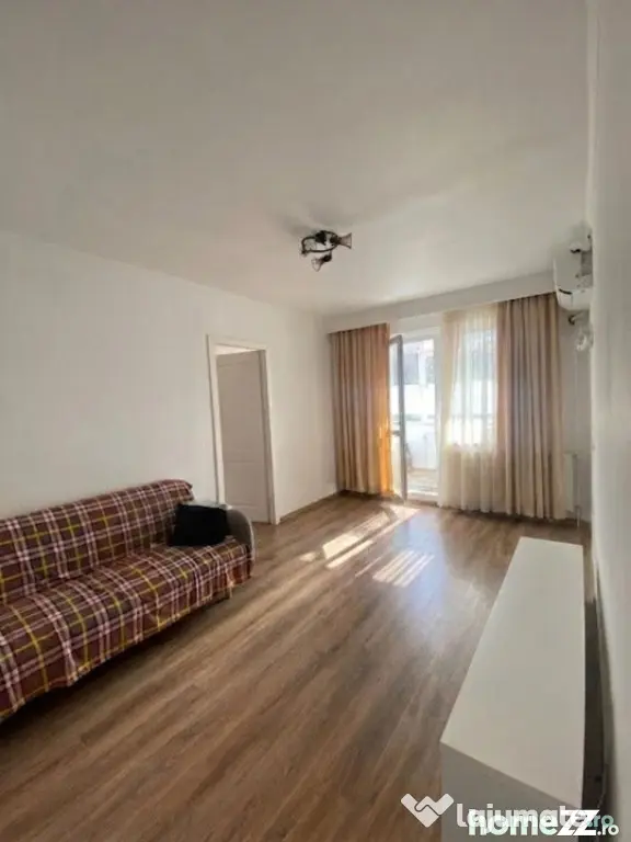 Apartament 2 camere de vanzare in zona Casa de Cultura