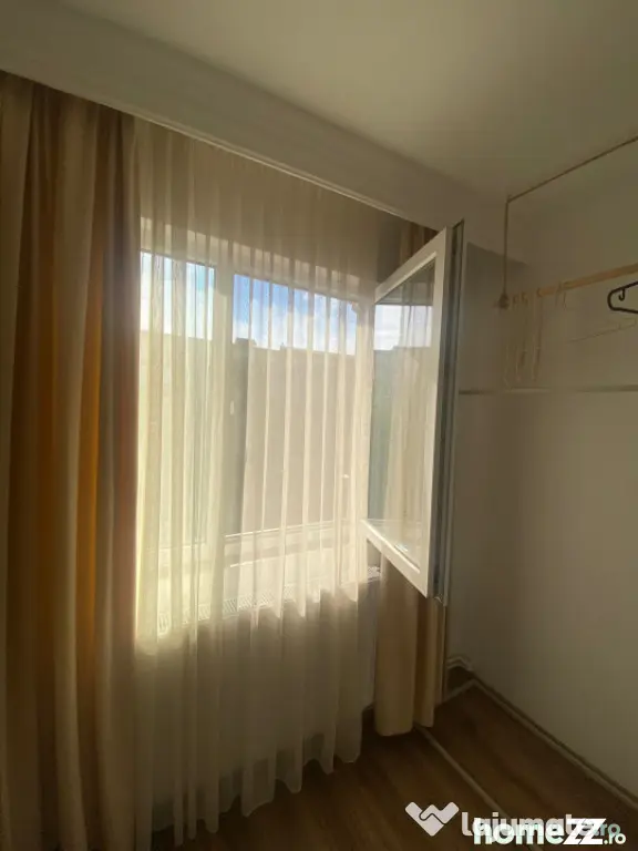 Apartament 2 camere de vanzare in zona Casa de Cultura