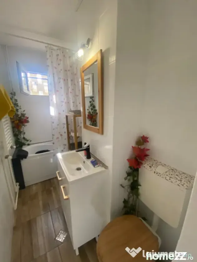 Apartament 2 camere de vanzare in zona Casa de Cultura