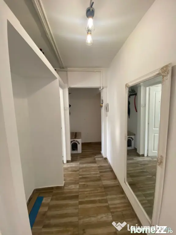 Apartament 2 camere de vanzare in zona Casa de Cultura