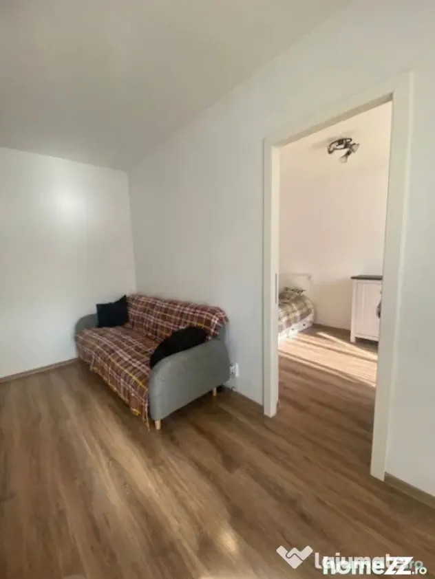 Apartament 2 camere de vanzare in zona Casa de Cultura