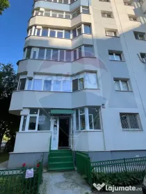 Apartament 4 camere Ideal locuință sau activitate comer...