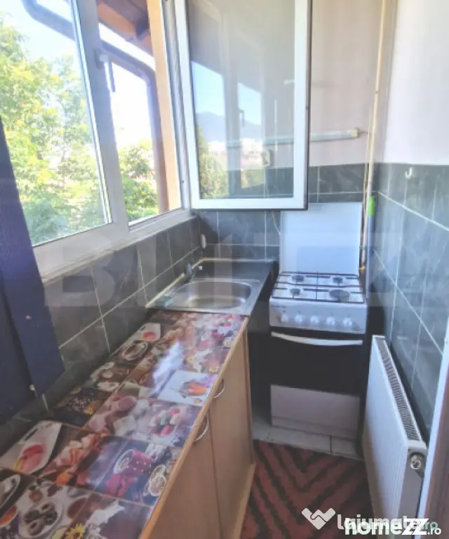 Garsoniera cu centrala proprie noua, balcon si baie in camer