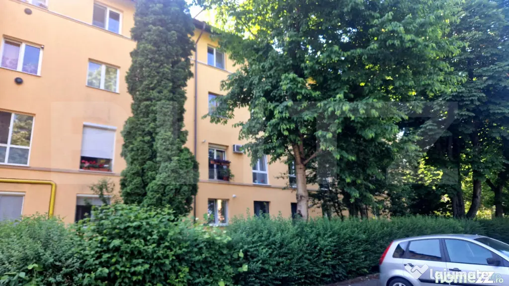 Garsoniera cu centrala proprie noua, balcon si baie in camer