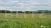 Doua parcele a cate 1100 mp de teren intravilan în Livezile