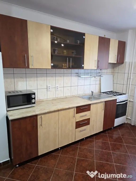 Apartament 2 camere in Rogerius langa Liceul Lucian Blaga