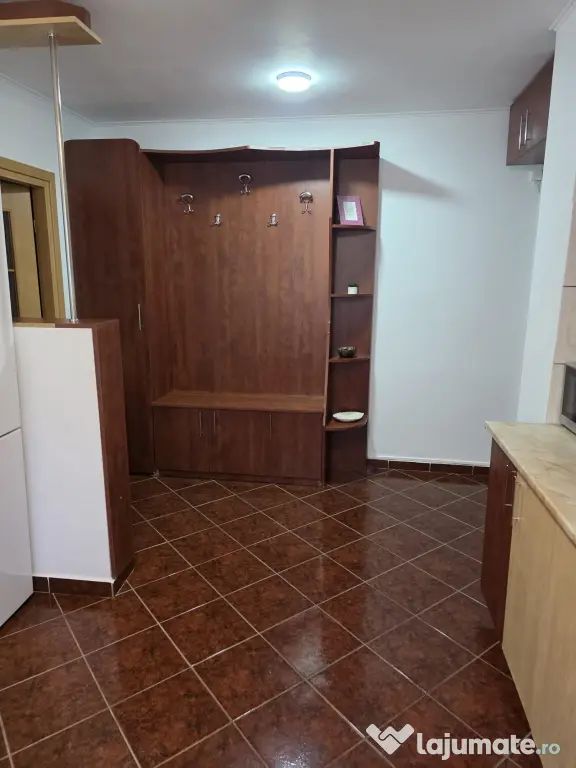 Apartament 2 camere in Rogerius langa Liceul Lucian Blaga