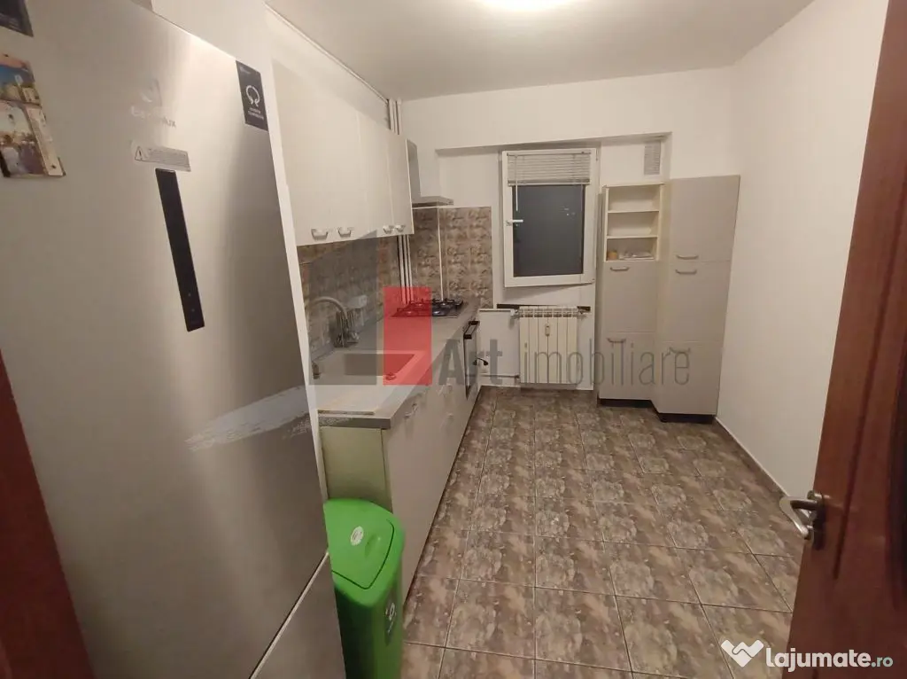Prima închiriere apartament decomandat 3 camere - Bd. La...