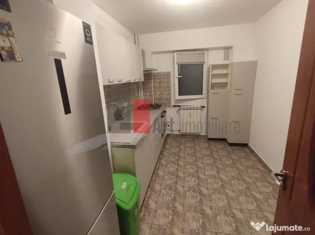 Prima închiriere apartament decomandat 3 camere - Bd. La...