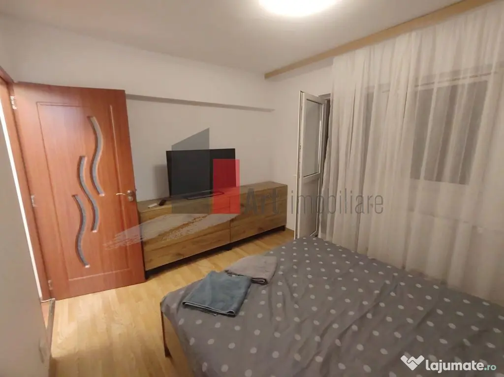 Prima închiriere apartament decomandat 3 camere - Bd. La...