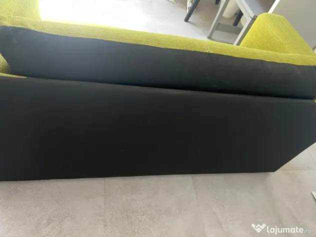 Canapea nouă extensibila.