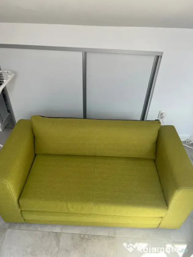 Canapea nouă extensibila.