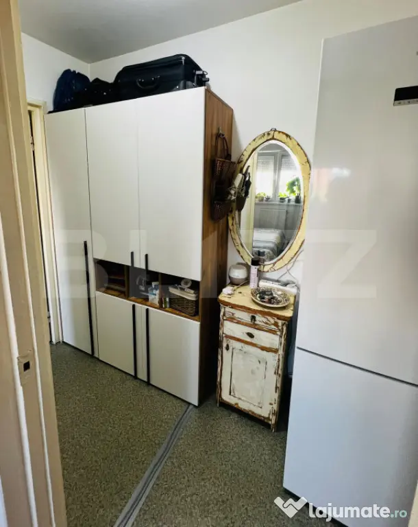 Apartament 3 camere, zona Dâmbu Pietros