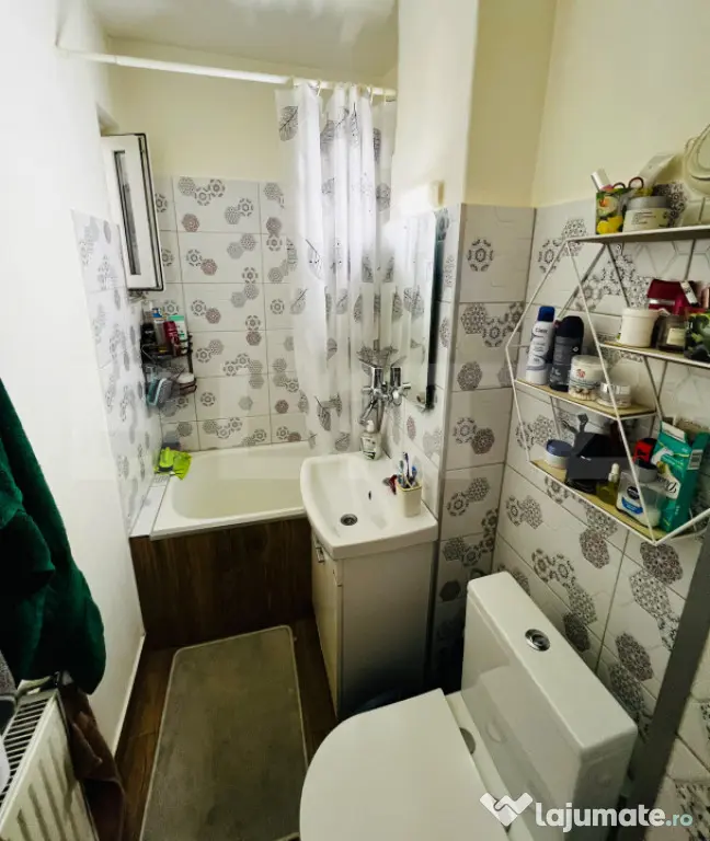 Apartament 3 camere, zona Dâmbu Pietros