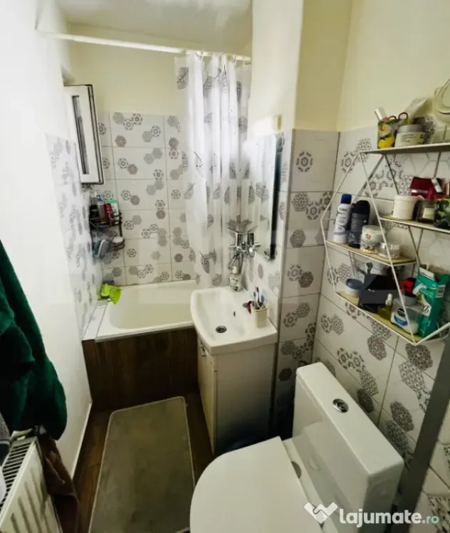 Apartament 3 camere, zona Dâmbu Pietros
