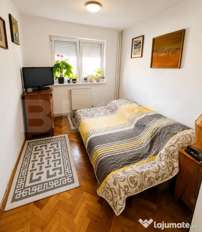 Apartament 3 camere, zona Dâmbu Pietros