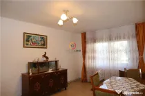Luminos si spatios! Apartament 3 camere, decomandat, parter