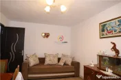 Luminos si spatios! Apartament 3 camere, decomandat, parter 