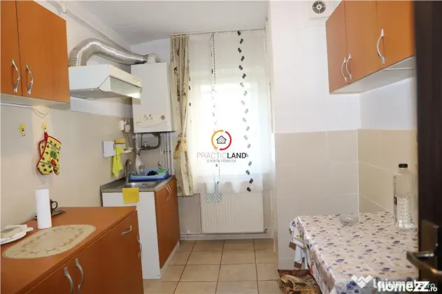 Luminos si spatios! Apartament 3 camere, decomandat, in Sace