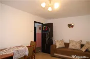 Luminos si spatios! Apartament 3 camere, decomandat, parter 