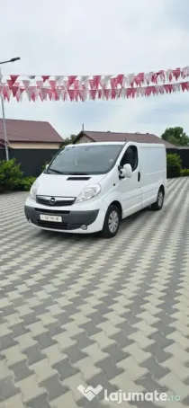 Opel Vivaro , Renault trafic