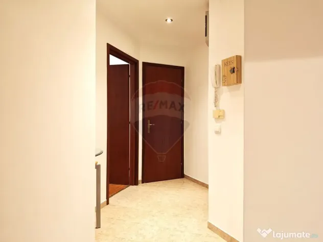 Apartament cu garaj de închiriat în cartierul Primăverii