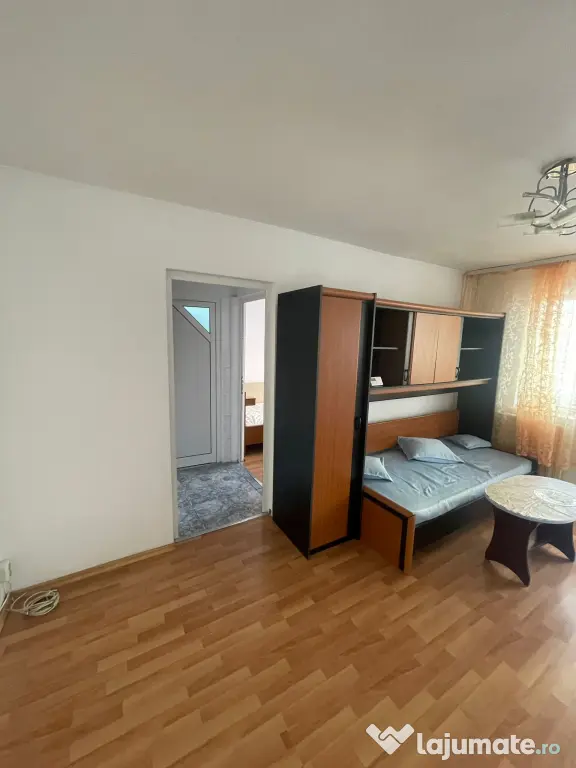 Inchiriez apartament 3 camere zona ostroveni