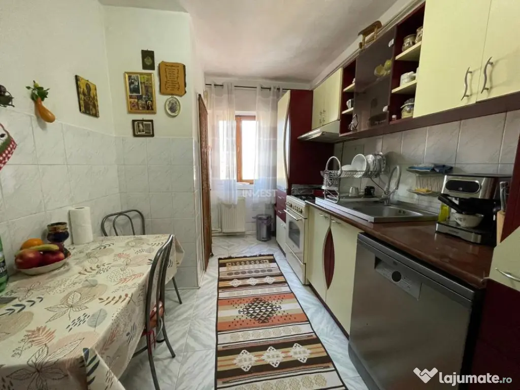 Apartament 4 camere, decomandat, zona Pacurari - Esplanada,