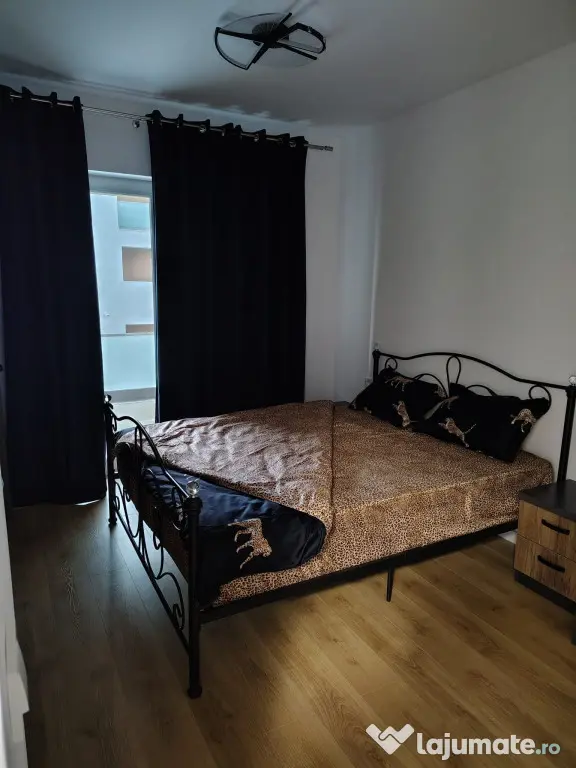 Apartament modern 3 camere zona Calea Surii Mici