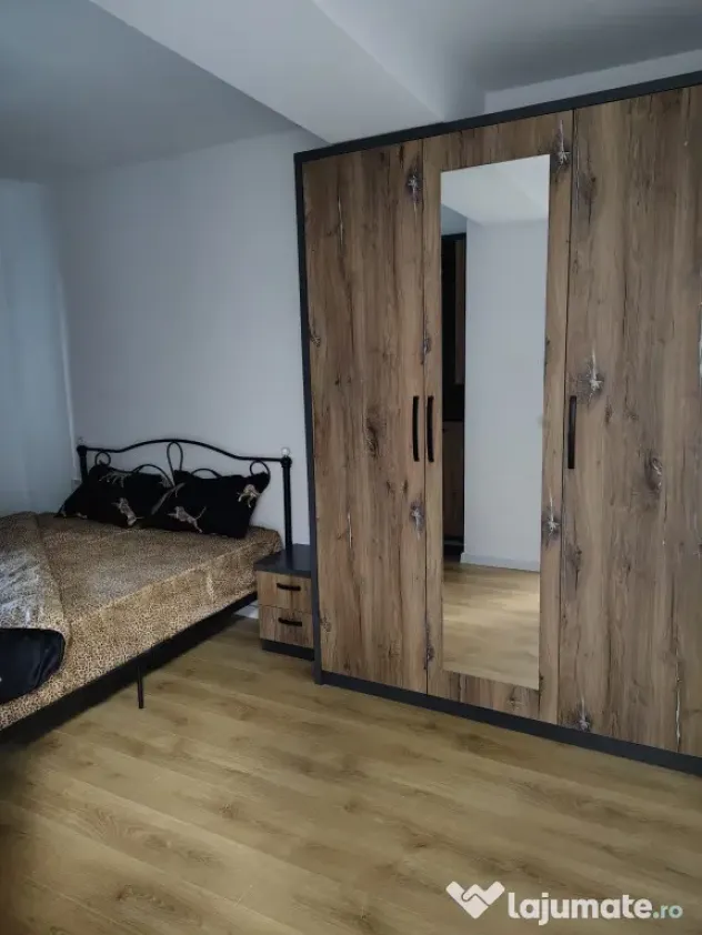 Apartament modern 3 camere zona Calea Surii Mici
