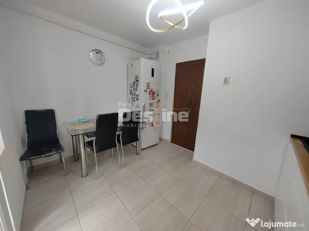 Apartament 3 camere DECOMANDAT 76 mp - cartier NICOLINA