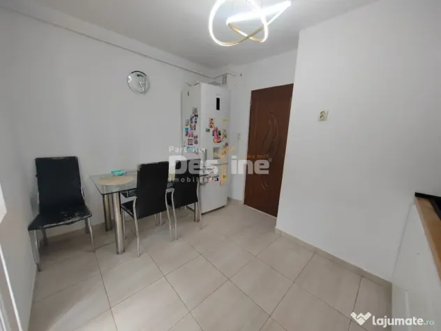 Apartament 3 camere DECOMANDAT 76 mp - cartier NICOLINA