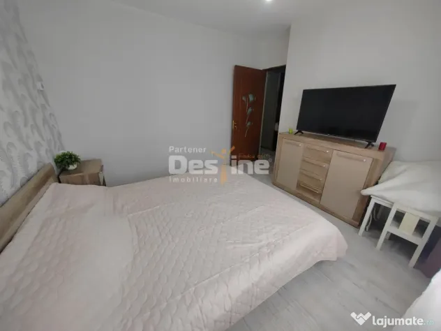 Apartament 3 camere DECOMANDAT 76 mp - cartier NICOLINA