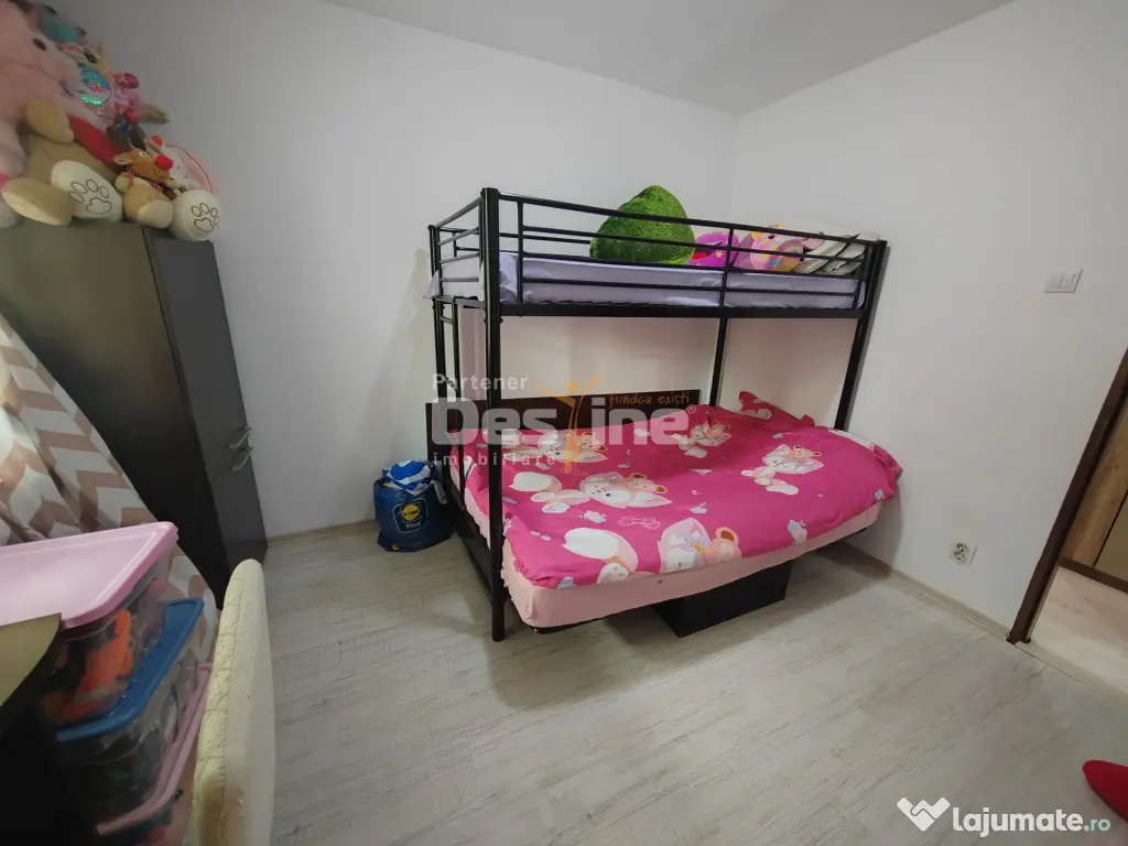 Apartament 3 camere DECOMANDAT 76 mp - cartier NICOLINA