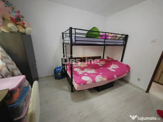 Apartament 3 camere DECOMANDAT 76 mp - cartier NICOLINA