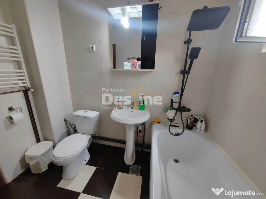 Apartament 3 camere DECOMANDAT 76 mp - cartier NICOLINA