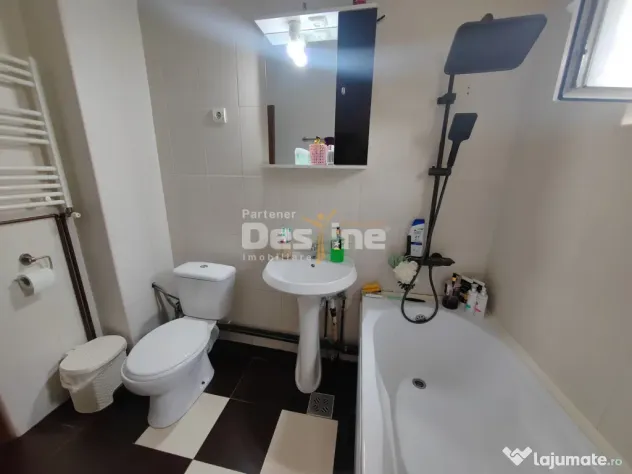 Apartament 3 camere DECOMANDAT 76 mp - cartier NICOLINA