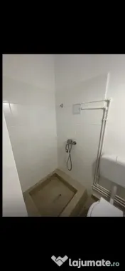 Baba novac dristor etaj 2 din 3 