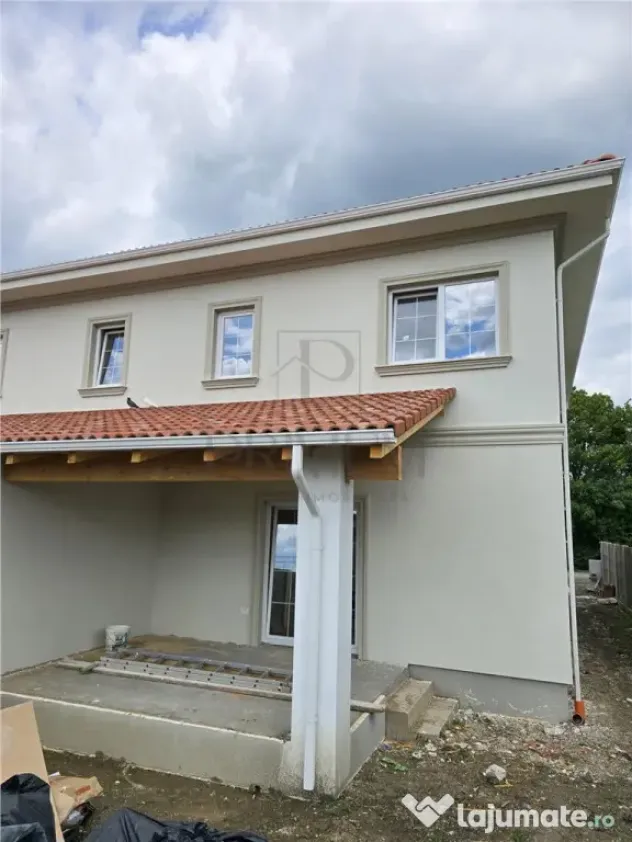 Duplex deosebit - zona excelenta - toate utilitatile - finis