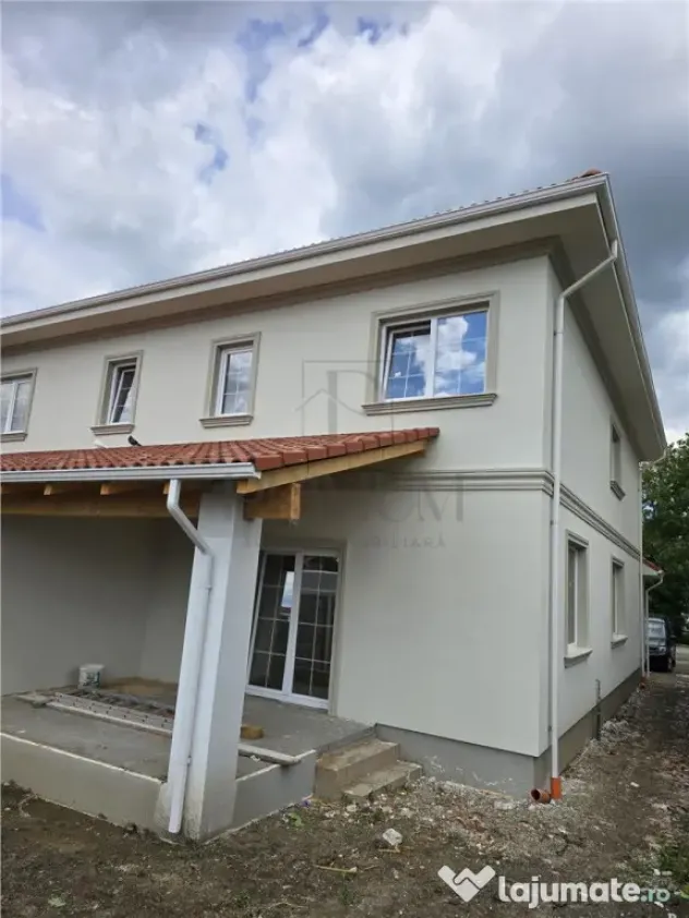Duplex deosebit - zona excelenta - toate utilitatile - finis