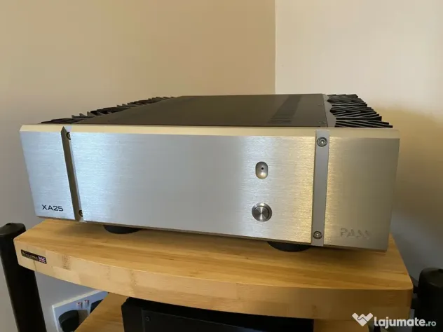 Pass labs XA25 Power Amp