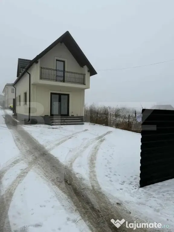 Casă individuală de închiriat, 105 mp, 3 camere – Lisau