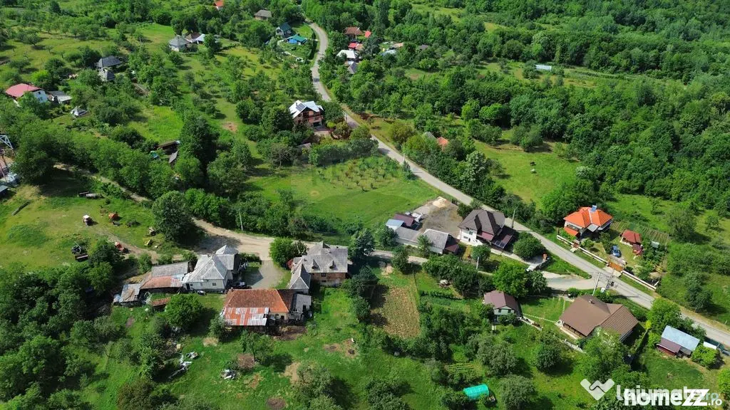 De vânzare cabană cu teren în zona Remetea Chioarului