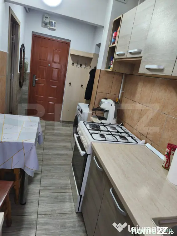 Apartament 3 camere, semidecomandat, 48 mp, balcon – Dealu - Dej (Cluj)