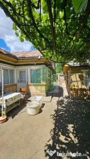 Casa cu 2000 mp teren de vanzare, Roman,Neamt 