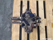 Distribuitor Hidraulic Hitachi 21220-53023 incarcator frontal Fiat Hitachi W190 
