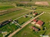 Casuta cu teren de 1.500 mp, Calnic, Covasna, la 10 minunte 