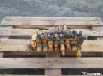 Distribuitor hidraulic Caterpillar 1943T30 buldoexcavator Caterpillar 428