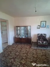CASA DE VANZARE CU LIVADA ,FANTANA PROPRIE ,LA STR PRINCIPAL